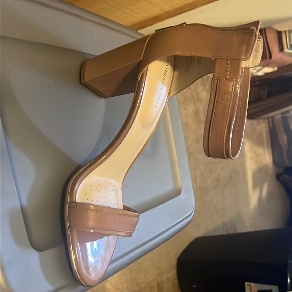 Steve Madden Tan Block Heel Sandals